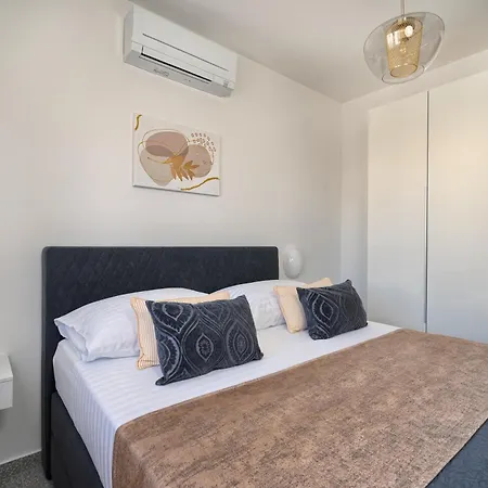 Angie's Rooftop Slatine