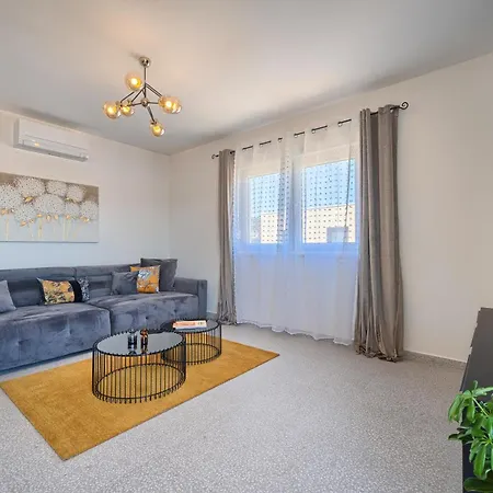 Angie's Rooftop Appartement Slatine